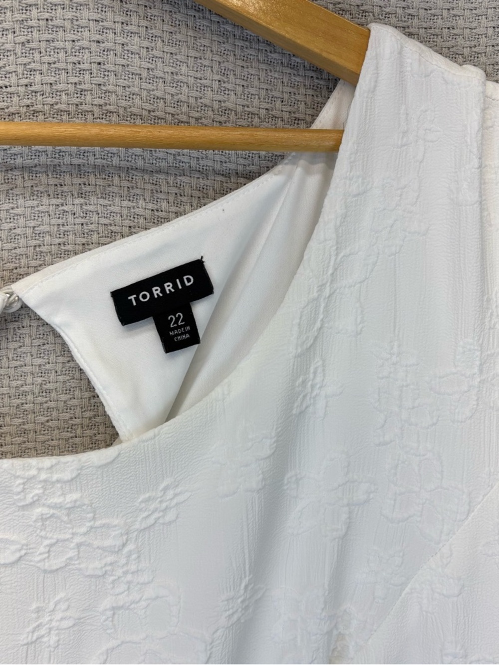 Torrid Eyelet Mini Dress White Sleeveless Size 22 Cottagecore Spring Beach - Picture 3 of 9